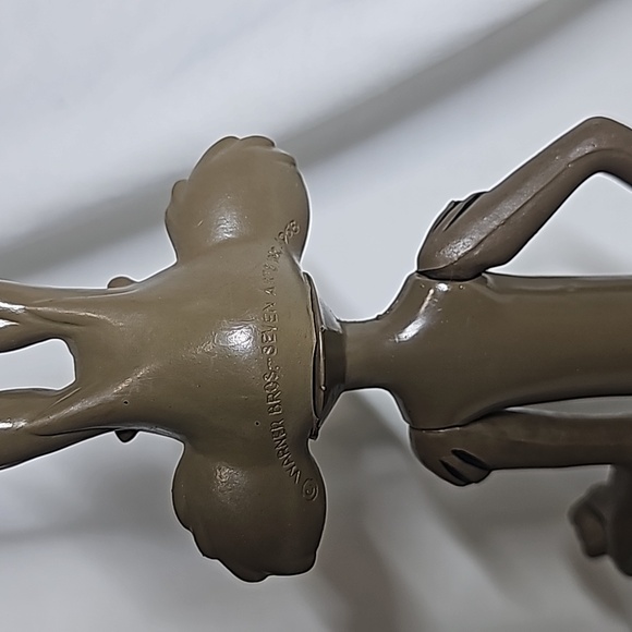 Wile E Coyote 10" Figure 1968 Vintage Toy - Picture 5 of 9